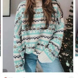 Vintage AE Women’s  Cream and Green Patterned Sweater